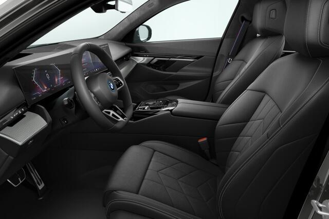 BMW i5 Touring eDrive40 M Sport Pro Edition 84 kWh | M Sportpakket Pro | Innovation Pack | Travel Pack | Comfort Pack