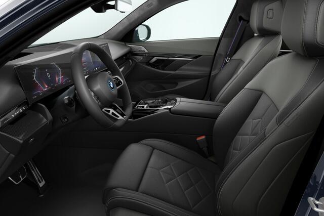 BMW i5 Touring eDrive40 M Sport Pro Edition 84 kWh | M Sportpakket Pro | Innovation Pack | Travel Pack | Comfort Pack