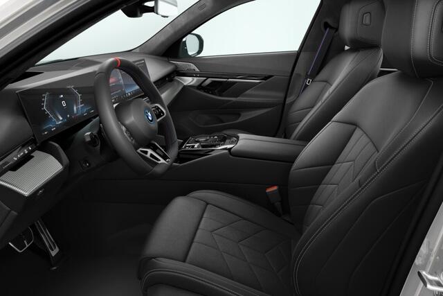 BMW i5 Sedan M60 xDrive M Sport Pro Edition 84 kWh | M Sportpakket Pro | Innovation Pack | Travel Pack | Comfort Pack | Trekhaak