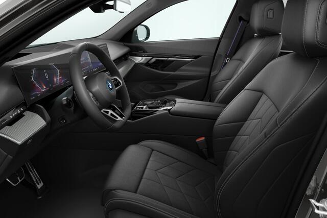 BMW i5 Sedan xDrive40 84 kWh | M Sportpakket Pro | Innovation Pack | Travel Pack | Comfort Pack