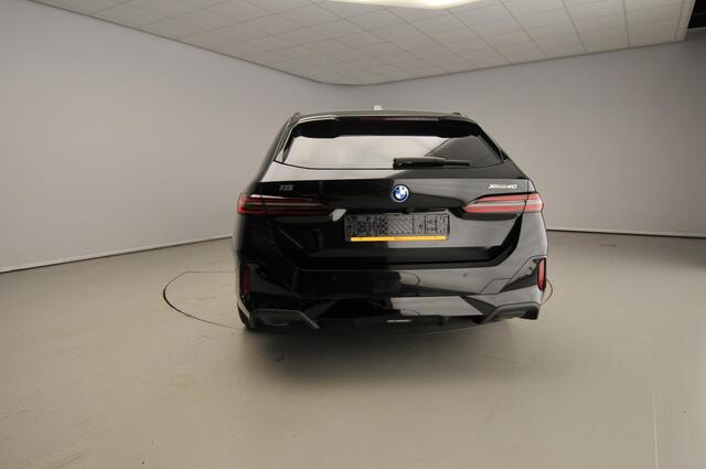BMW i5 Touring xDrive40 | M-Sportpakket | LED | Leder | HUD | Active cruise | Panoramadak | Trekhaak | M-Zetels | DAB | Bowers & Wilkins sound | Alu 20 inch