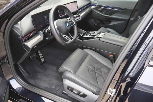 BMW i5 Touring eDrive40 M Sport Edition 84 kWh - NL Auto!! Stoelverw+koeling I Elek trekhaak I Bowers & Wilkins