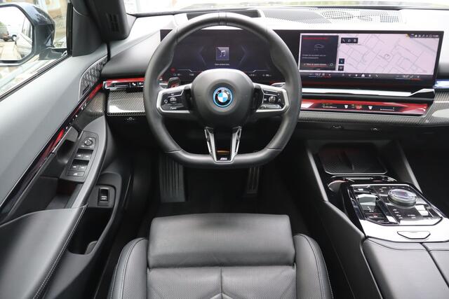 BMW i5 Touring eDrive40 M Sport Edition 84 kWh - NL Auto!! Stoelverw+koeling I Elek trekhaak I Bowers & Wilkins