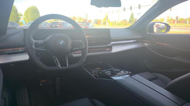 BMW i5 Touring eDrive40 M Sport Edition 84 kWh |Pano|Bang&Olufsen|HUD|