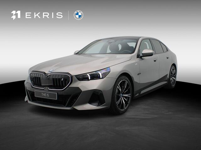 BMW i5 eDrive40 | M Sportpakket Pro | Panoramadak | Bowers & Wilkins | Comfortstoelen | Trekhaak
