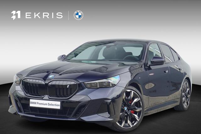 BMW i5 Sedan eDrive40 | M Sportpakket Pro | Panoramadak | Comfortstoelen met stoelventilatie | Bowers & Wilkins | Trekhaak
