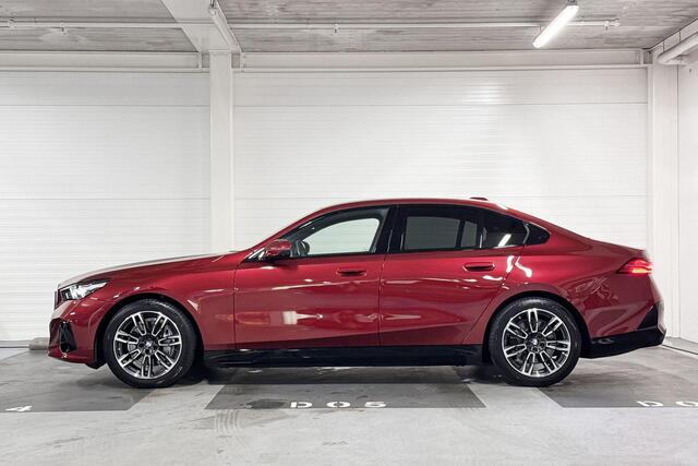 BMW i5 Sedan eDrive40 | M-Sport | Bowers & Wilkins | Trekhaak | Stoelventilatie | Stuurwielverwarming