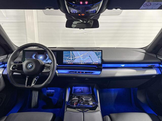 BMW i5 Sedan eDrive40 | M-Sport | Bowers & Wilkins | Trekhaak | Stoelventilatie | Stuurwielverwarming