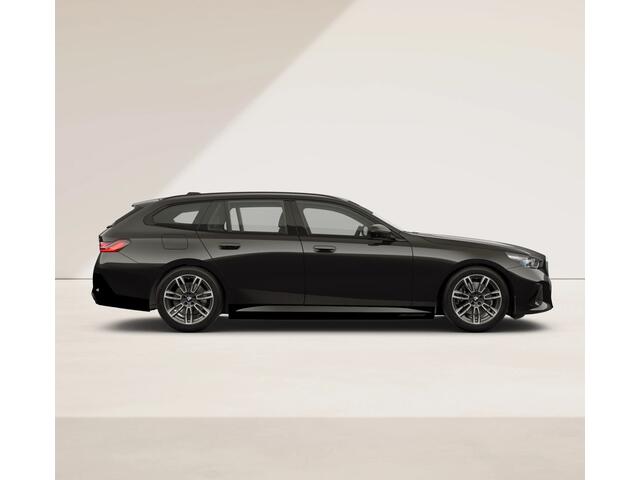 BMW i5 Touring eDrive40 M-Sport - Head-Up - ACC - Adaptive LED