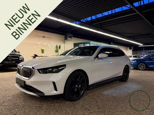 BMW i5 Touring eDrive40 Business Edition 84 kWh | SOH 96% | Pano | BTW |