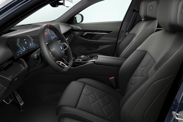 BMW i5 Touring M60 xDrive | M-Sport Pro | Trekhaak | Bowers & Wilkins | Innovation Pack | Panoramadak | Driving Assistant Professional