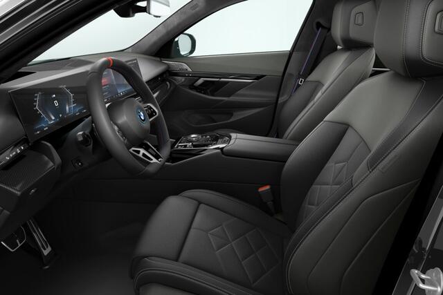 BMW i5 Touring M60 xDrive M Sport Pro Edition 84 kWh | M Sportpakket Pro | Innovation Pack | Travel Pack | Comfort Pack | Trekhaak