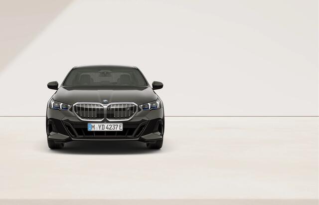 BMW i5 eDrive40 M-Sport - Pano - Head-up - Stoelventilatie - Memoryzetels