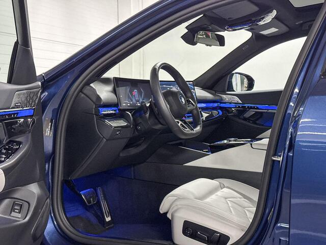 BMW i5 Touring eDrive40 | M-Sport Pro | Bowers & Wilkins | Innovation Pack | Panoramadak | Stoelventilatie