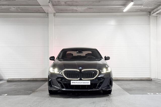 BMW i5 Sedan eDrive40 | M-Sport Pro | Innovation Pack | Stoelventilatie | Panoramadak | Comfort Access | Parking Assistant Plus