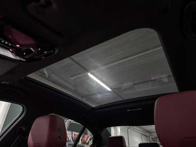 BMW i5 Sedan eDrive40 | M-Sport Pro | Innovation Pack | Stoelventilatie | Panoramadak | Comfort Access | Parking Assistant Plus