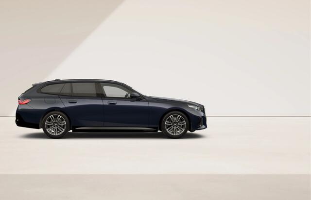 BMW i5 Touring eDrive40 - M-Sport - Comfortzetels - ACC - Head-up - Stuurwiel Verwarming