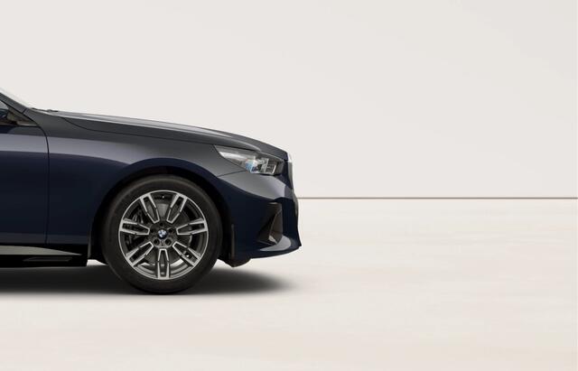 BMW i5 Touring eDrive40 - M-Sport - Comfortzetels - ACC - Head-up - Stuurwiel Verwarming