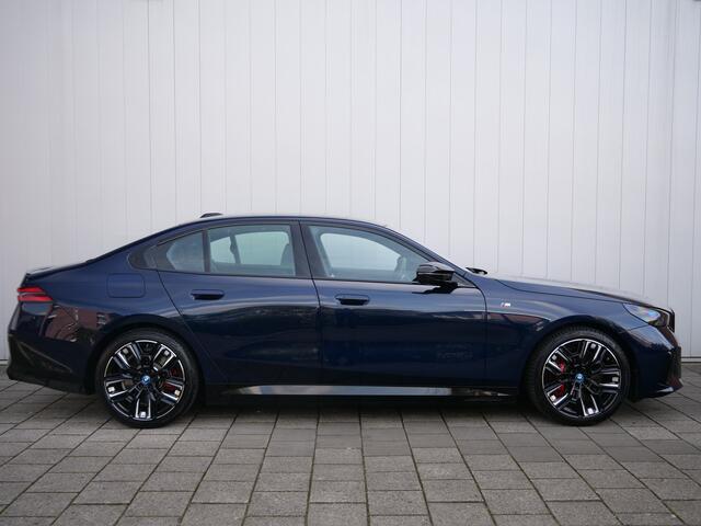 BMW i5 M60 xDrive 84 kWh 601 Pk Automaat M-sport pro / Navi / DAB / Apple Carplay / Camera / SOH 95,8%