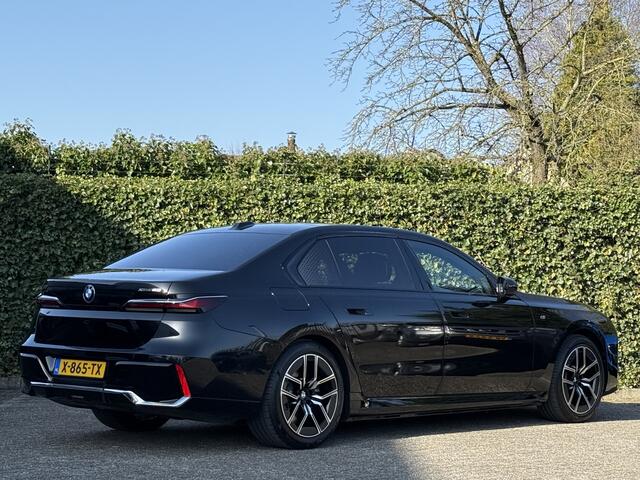 BMW i7 xDrive60 | M-Sport | Individual Leder | Panorama Sky Lounge | Driv. Ass. Prof. | Massage