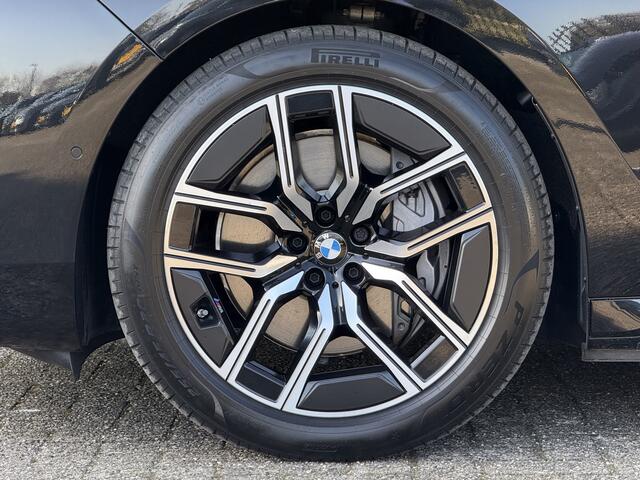 BMW i7 xDrive60 | M-Sport | Individual Leder | Panorama Sky Lounge | Driv. Ass. Prof. | Massage