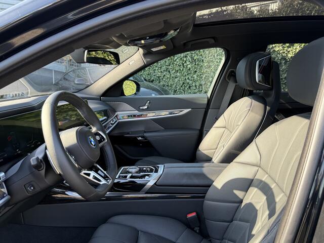 BMW i7 xDrive60 | M-Sport | Individual Leder | Panorama Sky Lounge | Driv. Ass. Prof. | Massage