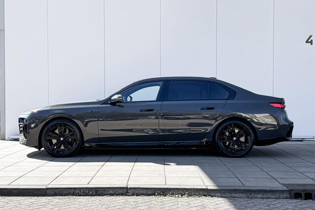BMW i7 xDrive60 106 kWh M Sport Pro | Entertainment systeem achterin | Massage stoelen