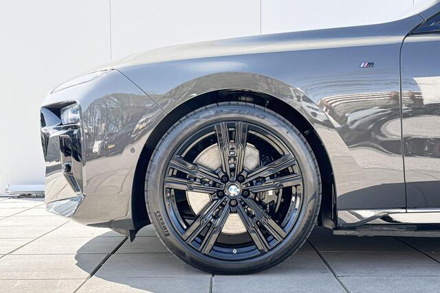 BMW i7 xDrive60 106 kWh M Sport Pro | Entertainment systeem achterin | Massage stoelen