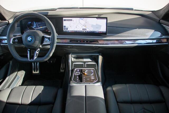 BMW i7 M70 xDrive | Sky Lounge | Bowers & Wilkins | Connoisseur Pack