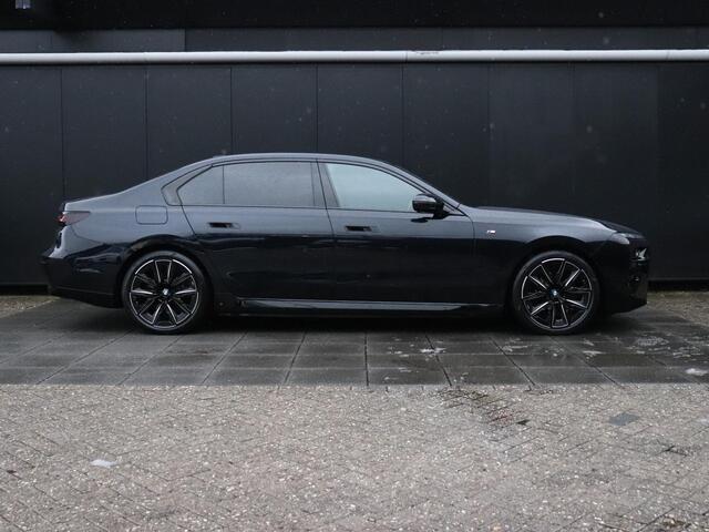 BMW i7 xDrive60 106 kWh | M SPORT | B&W | SKY-LOUNGE | FOND- THEATER | LEDER | MASSAGE | ICONIC GLOW | HEAD-UP | CARBON | FULL OPTIONS |