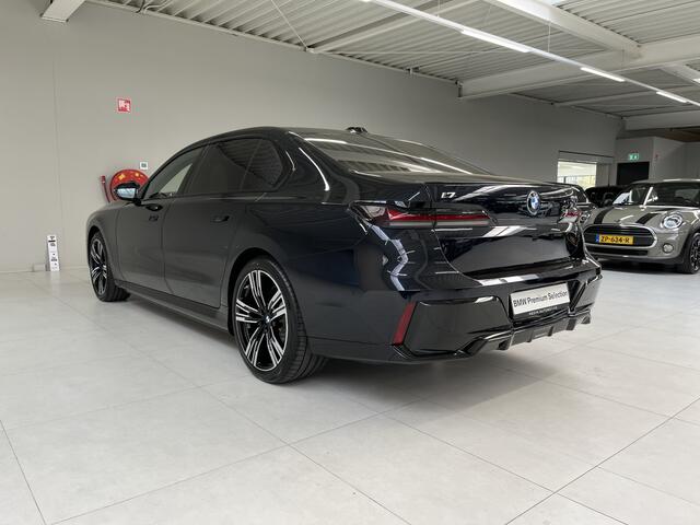 BMW i7 eDrive50 106 kWh | 2026 | M-Sport Pro | Sky Lounge | BMW Individual Interieur | Connoisseur Pack Verwacht juli