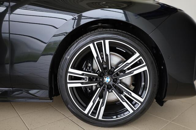 BMW i7 xDrive60 | M Sportpakket Pro | Massagestoelen | Sky Lounge Panoramadak | Elektr. Trekhaak