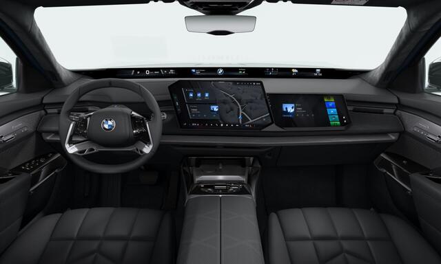BMW i7 50 xDrive | NW Model | Leverbaar 08-2026 | Two-Tone | M-Sport Pro | 22'' | B&W | Theatre Screen | Massage + vent. voor/achter | Krist. Koplamp | Elek. portier. | Park. Prof. | Highway Ass. | Trekhaak | Gelaagd glas