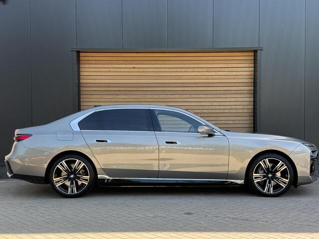 BMW i7 xDrive60 106 kWh THEATRE|4W-BESTURING|MASSAGE & STOELVENTILATIE V+A|SKYLOUNGE