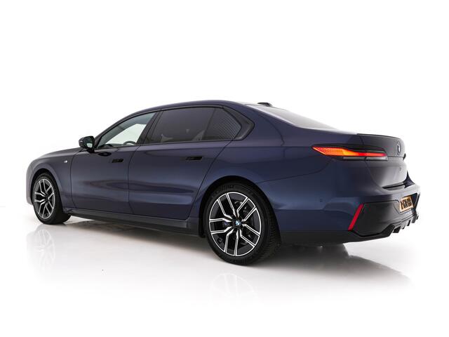 BMW i7 xDrive60 106 kWh M-Sportpack [3-Fase-11kW] {SoH-98%} (INCL.BTW) *PANO | HEAD-UP | LUXURY-LEATHER | FULL-LED | BLIND-SPOT | BOWERS&WILKINS | MEMORY-PACK | TOP-VIEW | VENTILATED/HEATED-COMFORTSEATS | SOFT-CLOSE | WIDE-SREEN-DIGICOCKPIT | KEYLESS