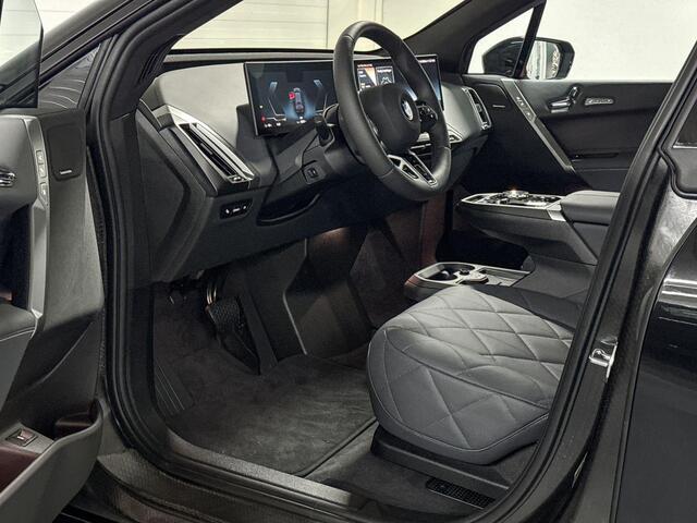 BMW iX xDrive50 | Sport Pakket | High Executive | Driving Assistant Professional | Soft-Close Portieren | Harman/Kardon | Sky Lounge | Trekhaak