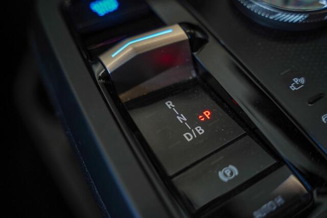 BMW iX xDrive40 High Executive Shadow Line