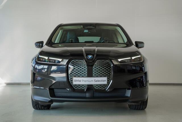 BMW iX xDrive40 High Executive Shadow Line