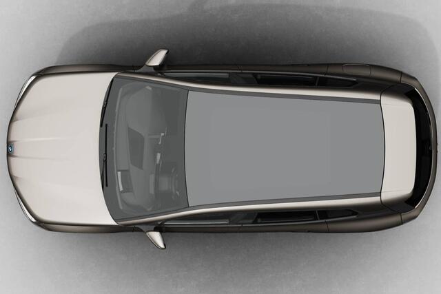 BMW iX xDrive40 | Sportpakket | Stoelventilatie voor beide voorstoelen | Parking Assistant Professional