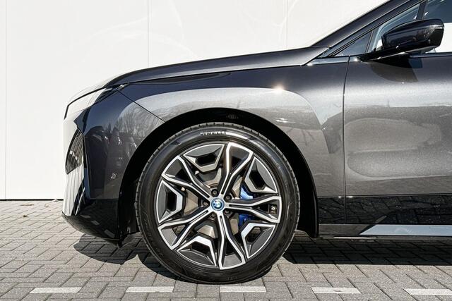 BMW iX xDrive40 High Executive 77 kWh