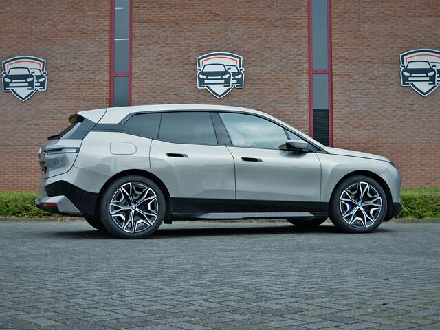 BMW iX xDrive40 High Executive Sport CoPilot