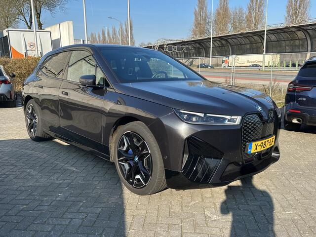 BMW iX xDrive40 | Sportpakket | 22" | CoPilot | Laser | Harman Kardon | Trekhaak |