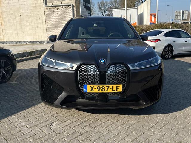 BMW iX xDrive40 | Sportpakket | 22" | CoPilot | Laser | Harman Kardon | Trekhaak |