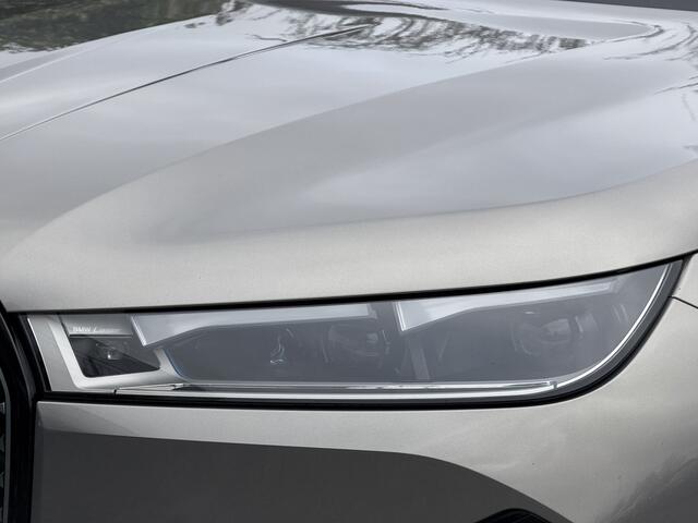 BMW iX xDrive40 | Sportpakket | High Exe | 22'' | CoPilot | Soft-Close | Harman/Kardon