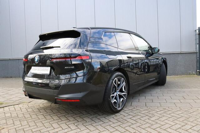 BMW iX xDrive40 High Executive 77 kWh Harman Kardon | 360° Camera | Head-up | Parkeersens. v+a | Trekhaak elektrisch