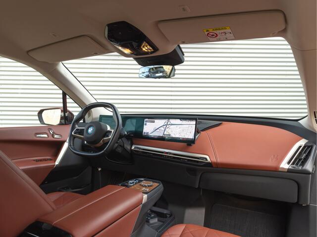 BMW iX xDrive50 - Luchtvering - Integral Active Steering - Driving Ass Prof - Harman Kardon