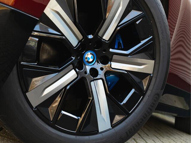 BMW iX xDrive50 - Luchtvering - Integral Active Steering - Driving Ass Prof - Harman Kardon