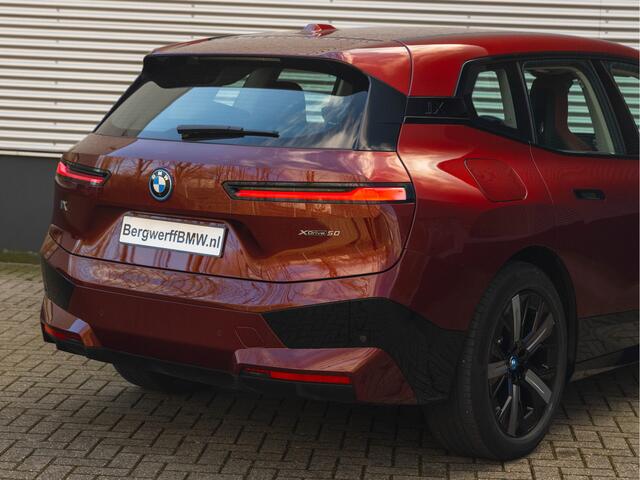 BMW iX xDrive50 - Luchtvering - Integral Active Steering - Driving Ass Prof - Harman Kardon