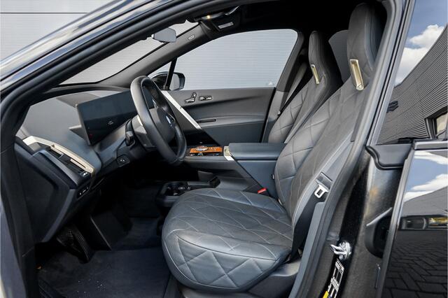 BMW iX xDrive40 High Executive SkyLounge Laser Driving Ass Prof Trekhaak M-Sport