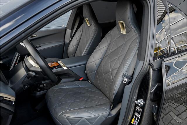 BMW iX xDrive40 High Executive SkyLounge Laser Driving Ass Prof Trekhaak M-Sport
